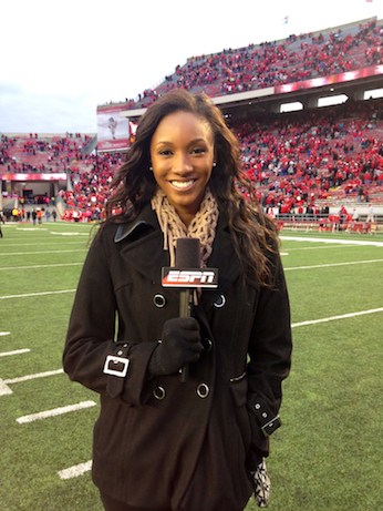 Maria Taylor on the sidelines. (Photo credit: Alexis Morgan)