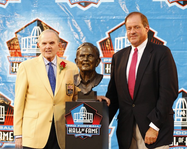 Pro Football Hall of Fame inductee Ralph Wilson Jr. (l) with anchor Chris Berman.